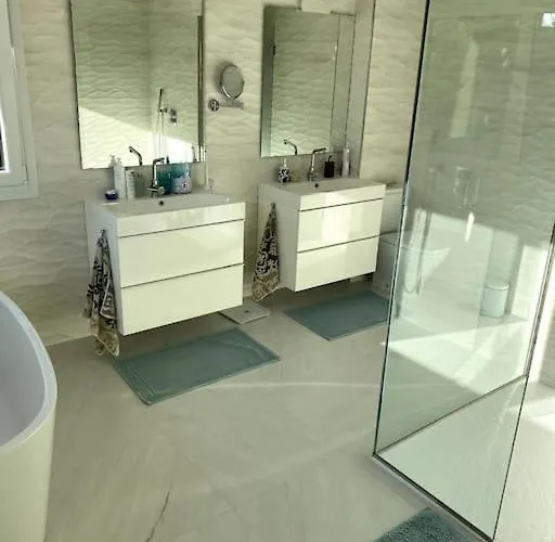 Casa Amplia Y Exclusiva Holiday home Malaga